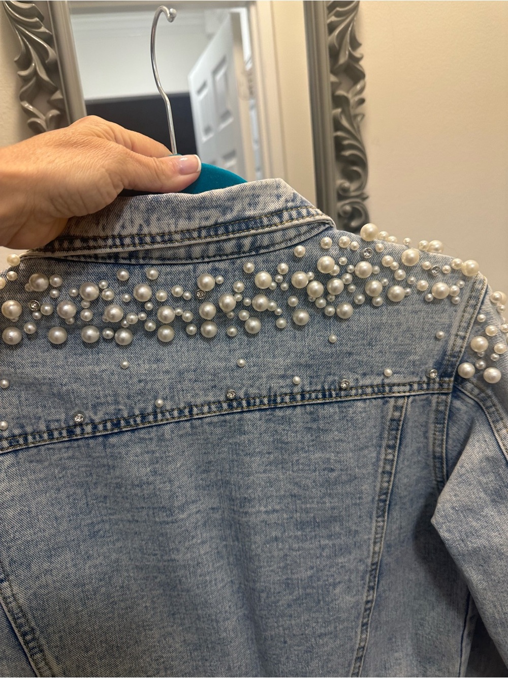 Kedera Pearl-Embellished Light Wash Denim Jacket - Picture 4 of 7